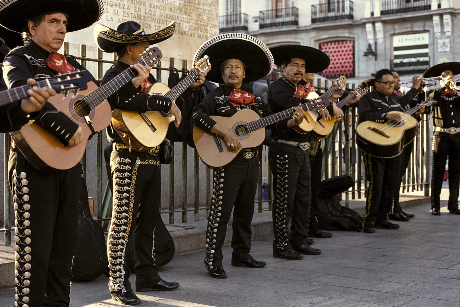 MARIACHI SINGERS – JEREMY GOULD